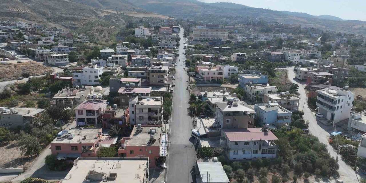 Depremin Tahrip Ettiği Yollar Asfaltlanıyor