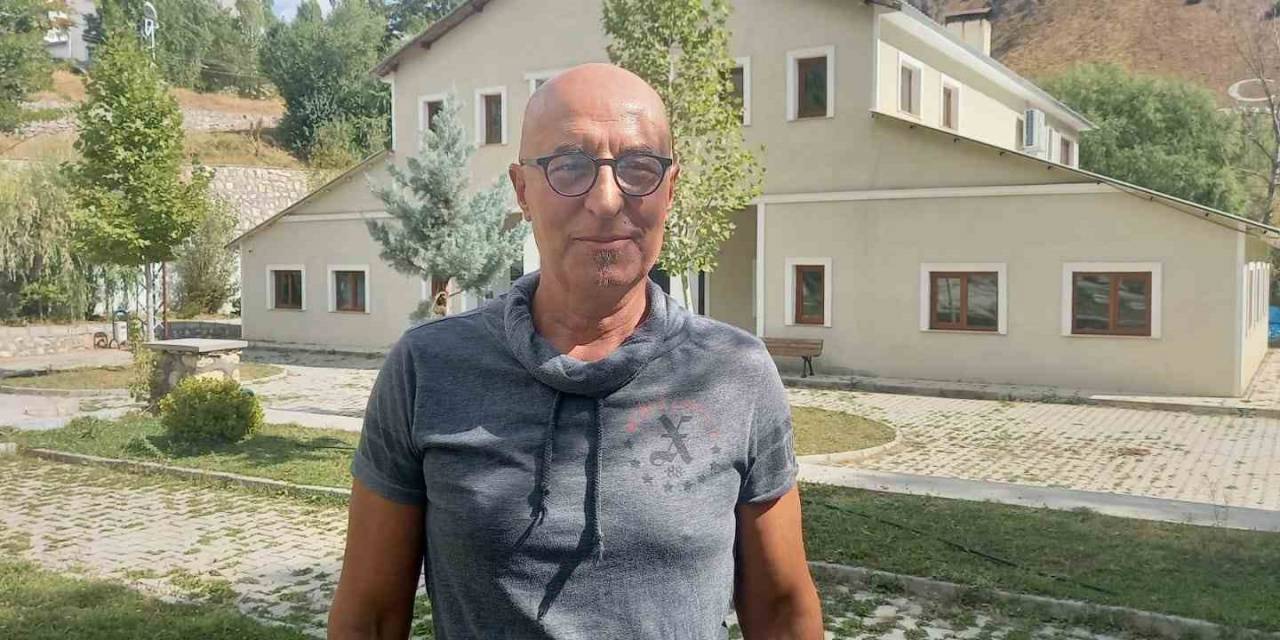 Dünyaca Ünlü Çizer Tayyar Özkan Memleketi Pülümür’de Geldi