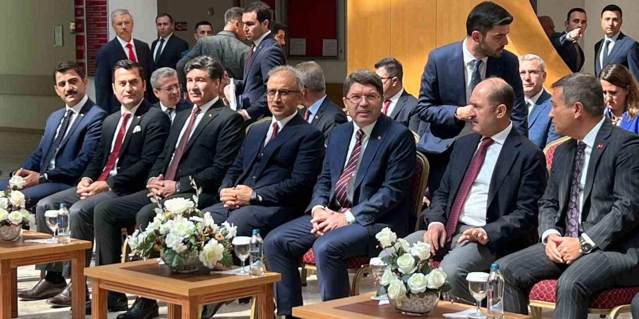 Bakan Tunç İnfaz Koruma Memurlarının Yemin Törenine Katıldı