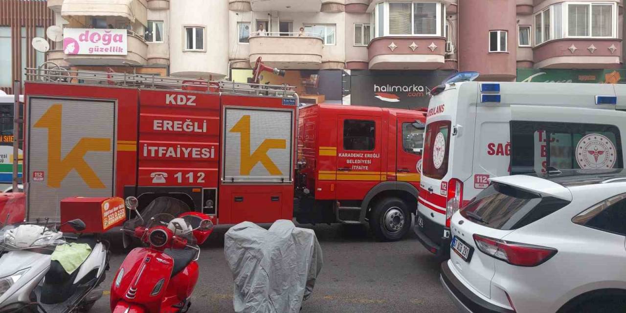 Evde Sinir Krizi Geçiren Kadın Ekipleri Alarma Geçirdi