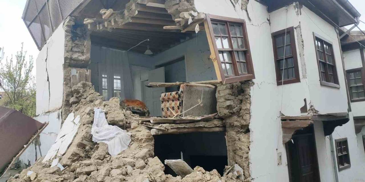 Deprem Bölgesindeki Tescilli Yapılara Restorasyon Desteğinde Başvuru Süresi Uzadı