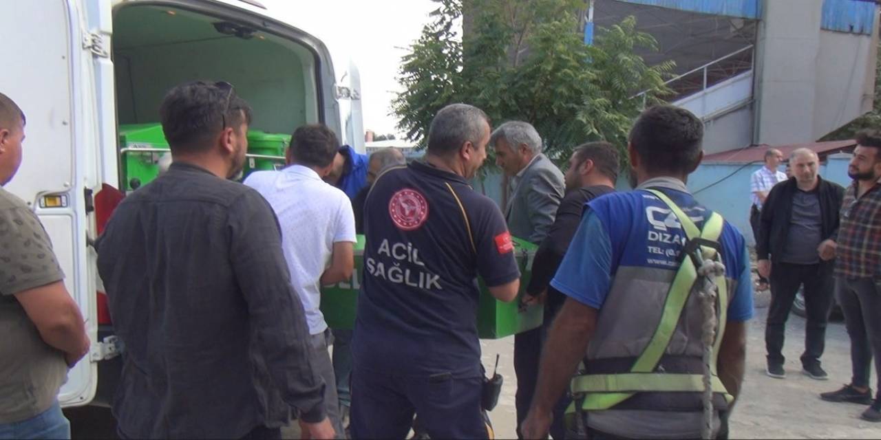 Çatıdan Düşen İnşaat İşçisi Hayatını Kaybetti