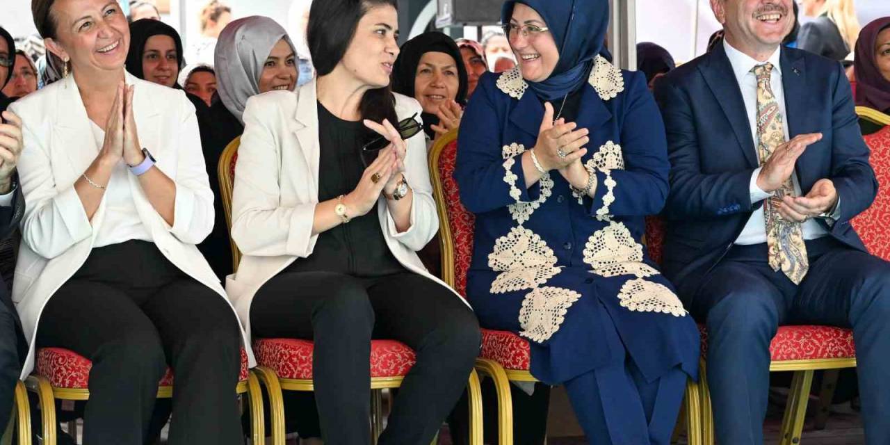 Gaziosmanpaşa’da Kursiyerlerin El Emeği Ürünleri ‘El Sanatları Sergisi’ İle Görücüye Çıktı