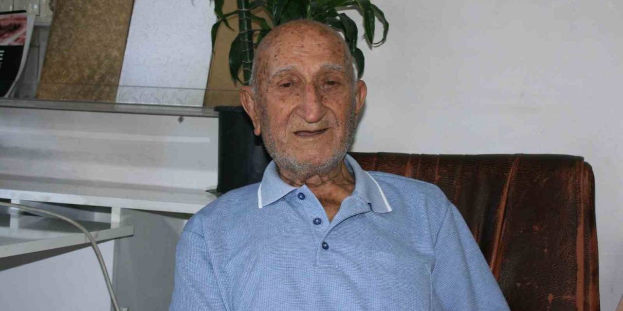 Düzce’nin En Eski Öğretmeni Mahmut Hoca 99 Yaşında Hayatını Kaybetti