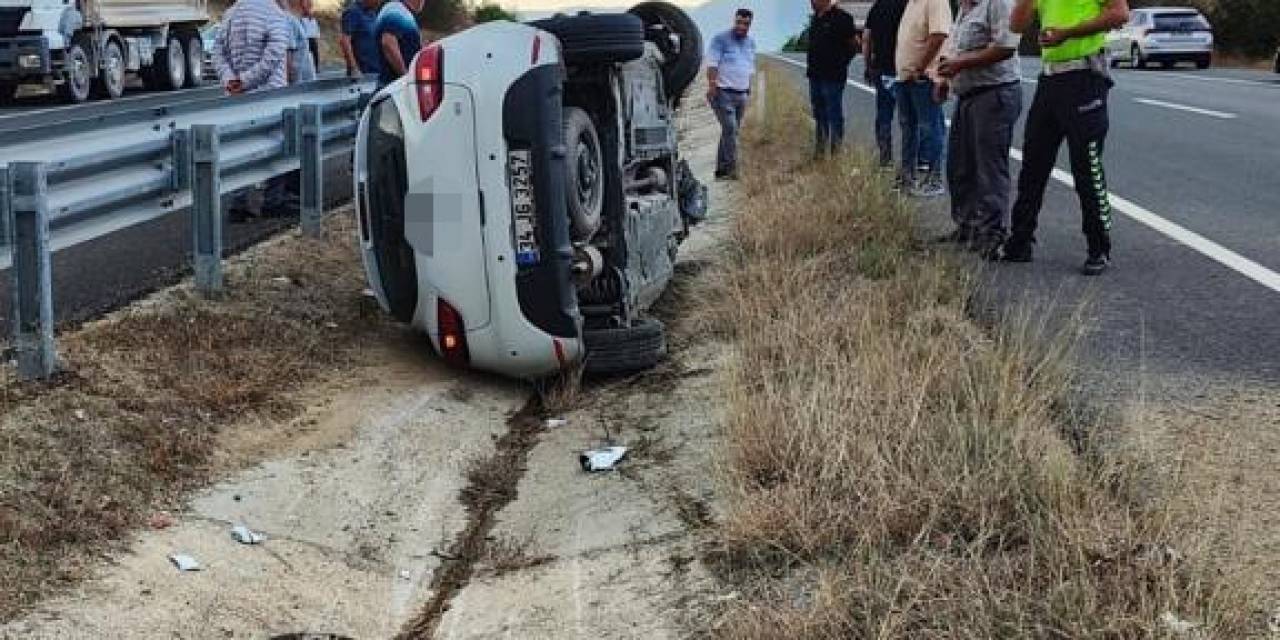 Yoldan Çıkan Otomobil Yan Yattı: 3’ü Çocuk 6 Kişi Yaralandı