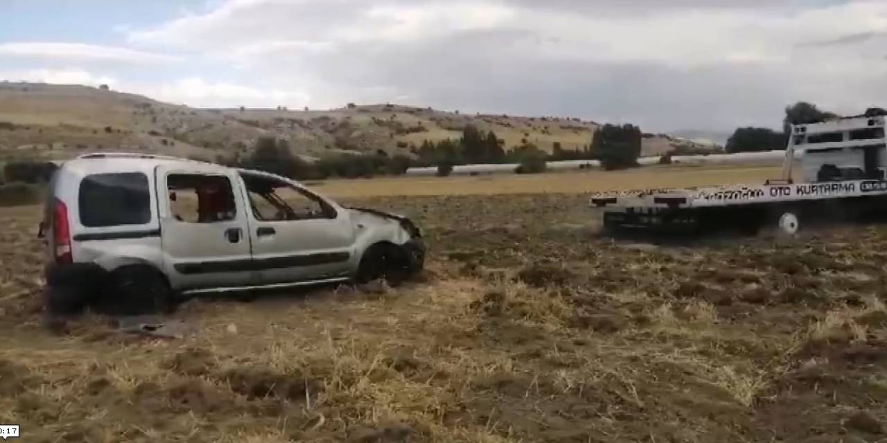 Isparta’da Hafif Ticari Araç Şarampole Yuvarlandı: 1 Ölü, 3 Yaralı