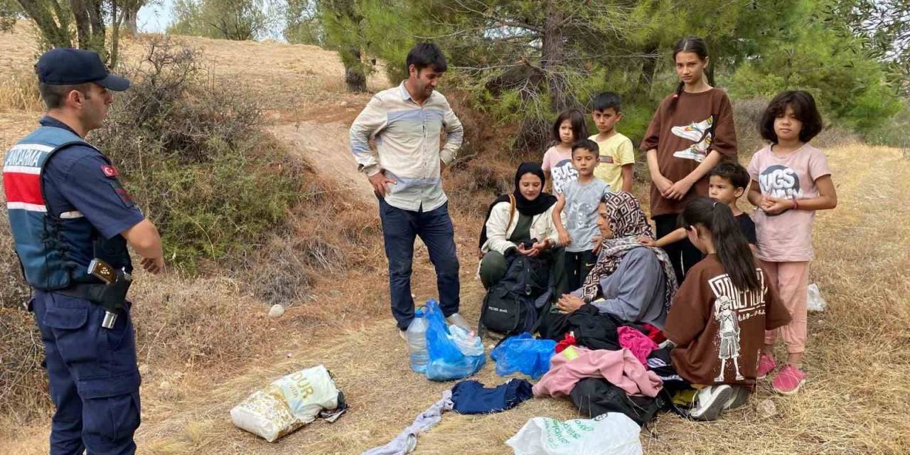 Ayvacık’ta 22 Kaçak Göçmen İle 5 Organizatör Yakalandı