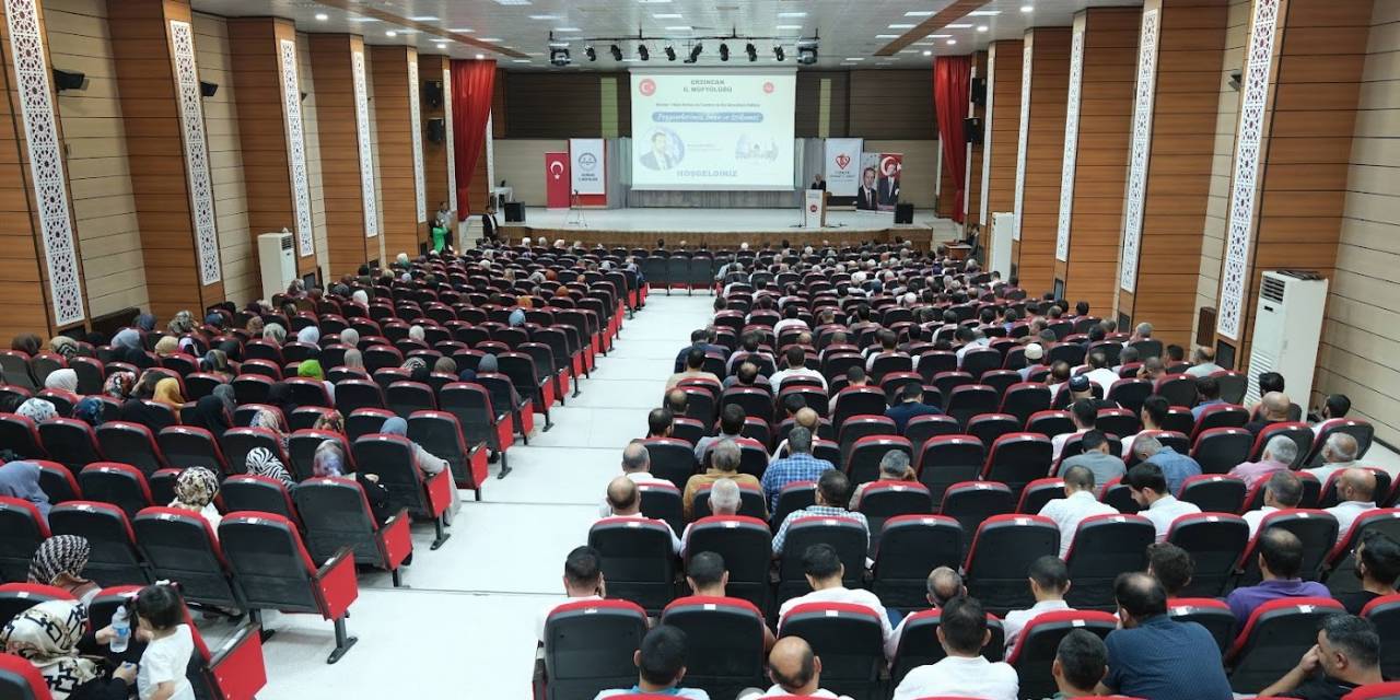 Erzincan’da “Hz. Peygamber, İman Ve İstikamet” Konulu Konferans Düzenlendi