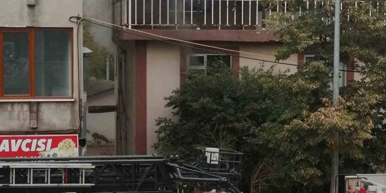 Eski Öğretmenevi Binasında Yangın