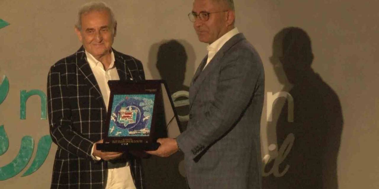 Ünlü Ressam Devrim Erbil Sergisi Üsküdar’da Açıldı