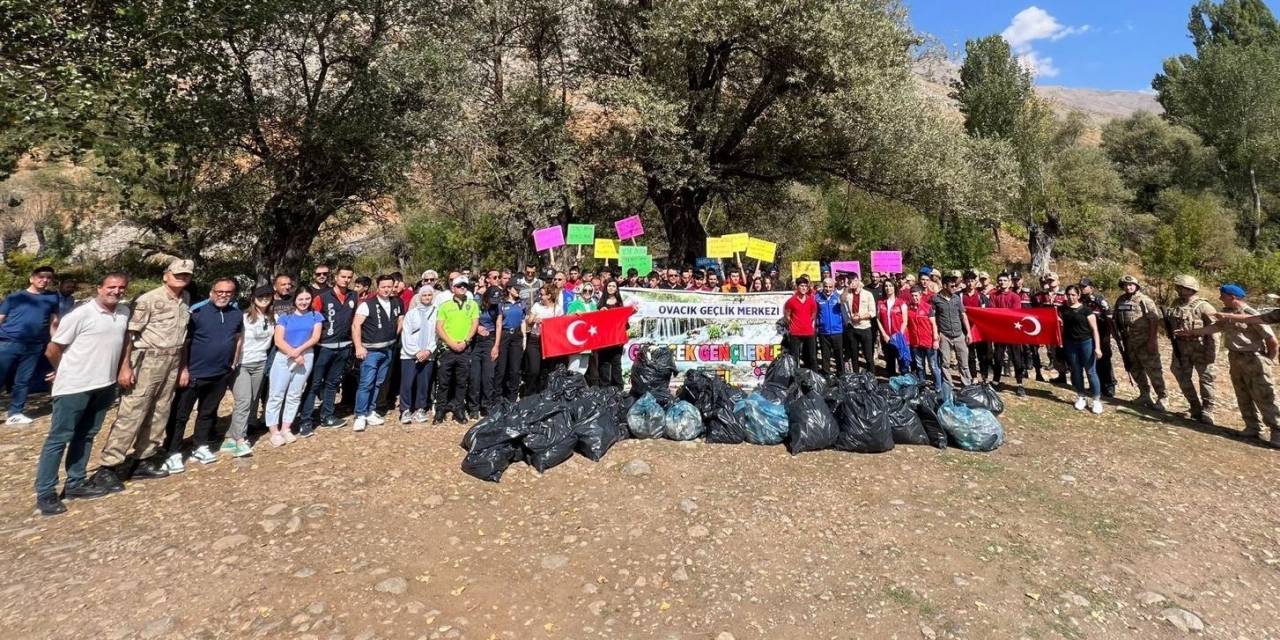 Her Yıl On Binlerce Kişinin Ziyaret Ettiği Gözelerde Çevre Temizliği