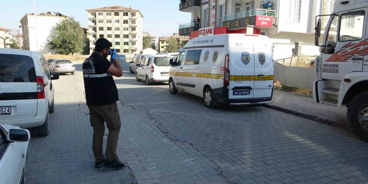 Tartıştığı Kardeşini Silahla Yaralayıp Polise Teslim Oldu