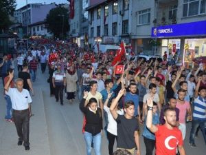 Niksar’da “Şehide Saygı Teröre Lanet” Yürüyüşü Yapıldı