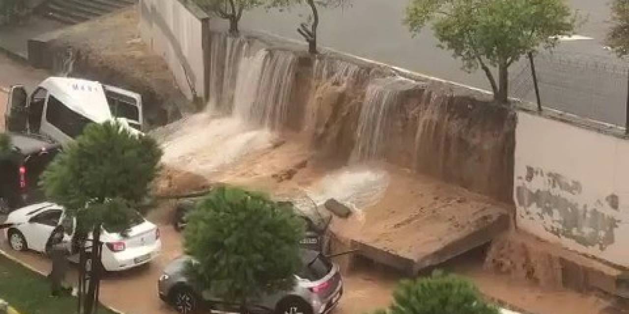 Pendik’te İstinat Duvarını Çöktüğü Esnada Panik Anları Böyle Görüntülendi