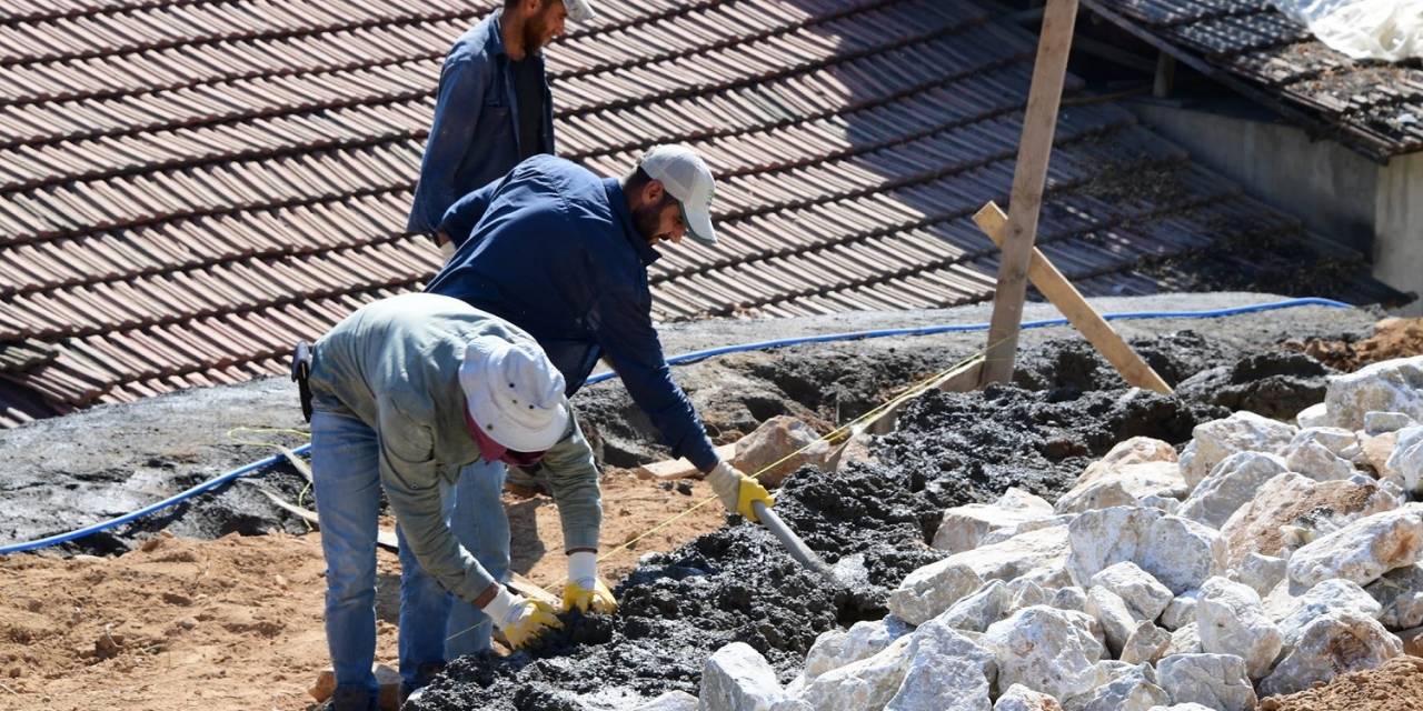 Yeşilyurt’ta Yollar Daha Güvenli Hale Getiriliyor