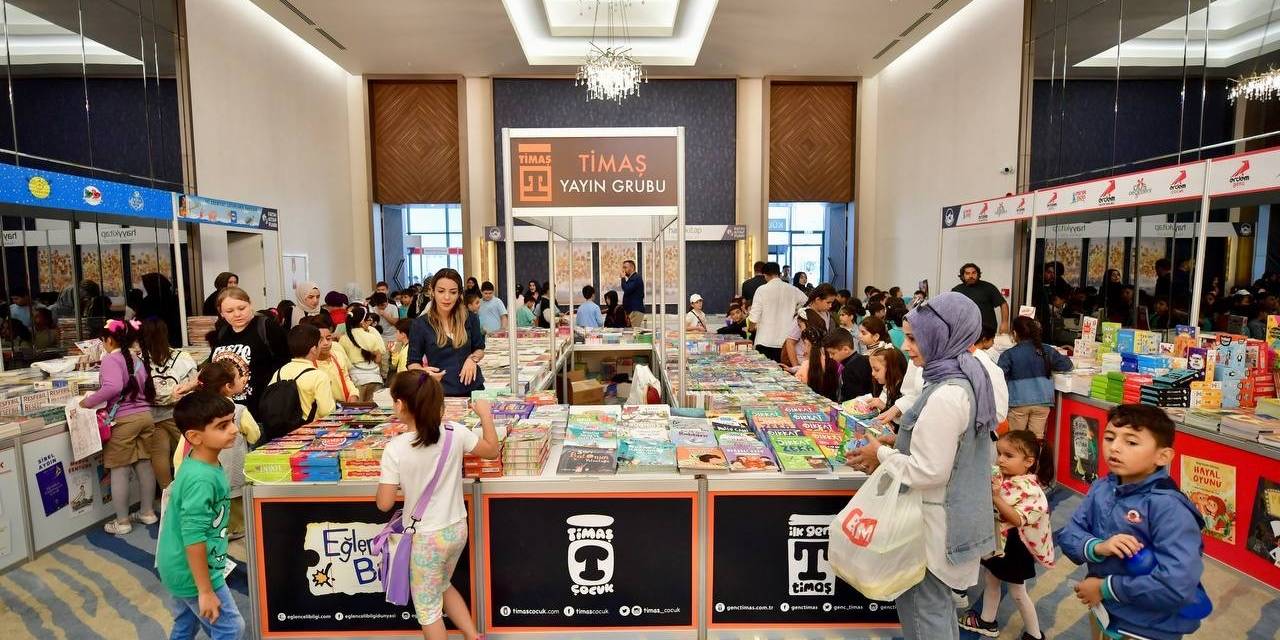 Fatih Kitap Fuarı Açıldı