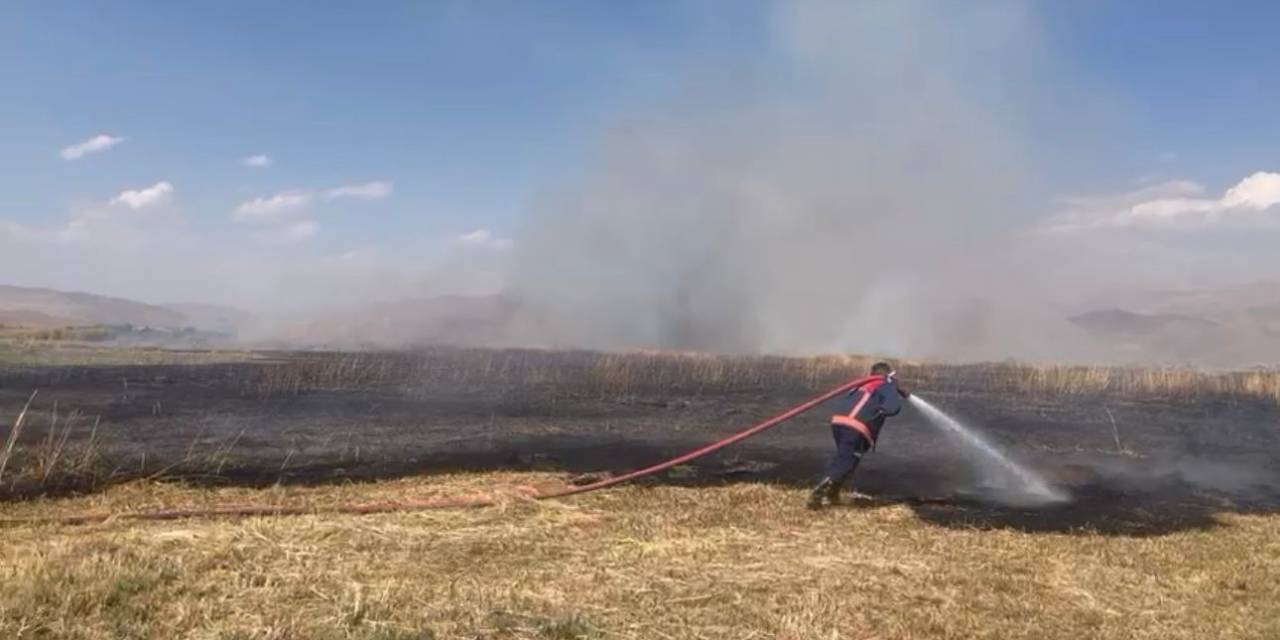 Birçok Kuş Türüne Ev Sahipliği Yapan Nehil Sazlığı’nda Yangın