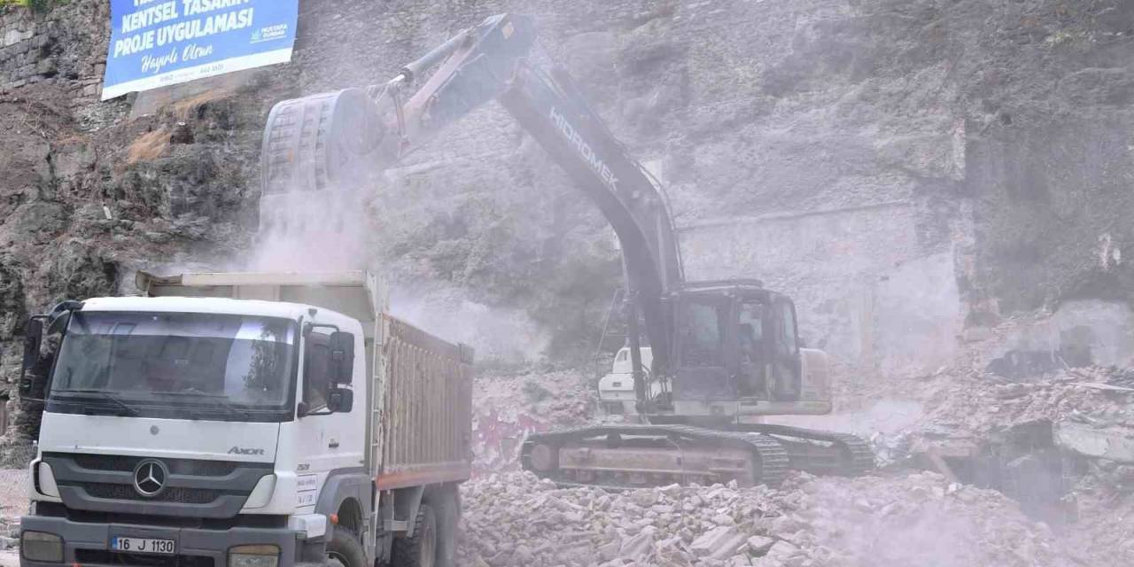 Osmangazi’den Tarihi Ortaya Çıkartan Yıkım