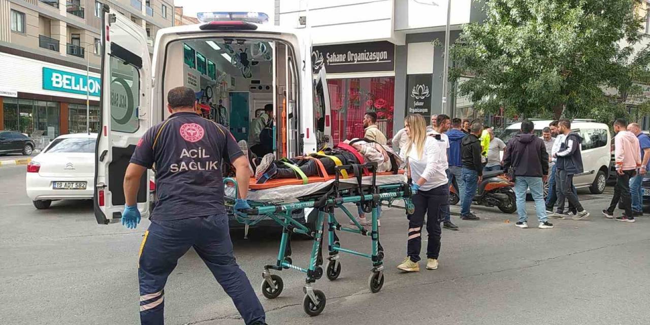 Çorum’da Otomobil İle Motosiklet Çarpıştı: 2 Yaralı