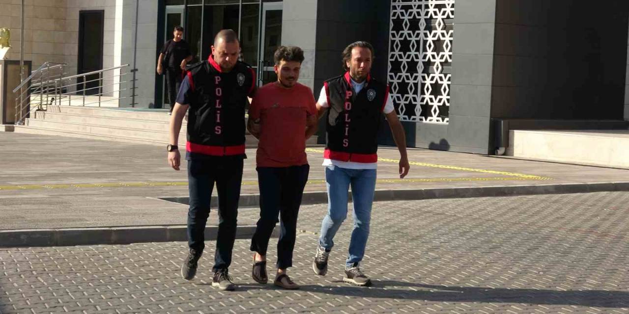 Ak Parti’nin Seçim İrtibat Ofisine Taşlı Saldırıyı Gerçekleştiren Şüpheli Adliyeye Sevk Edildi