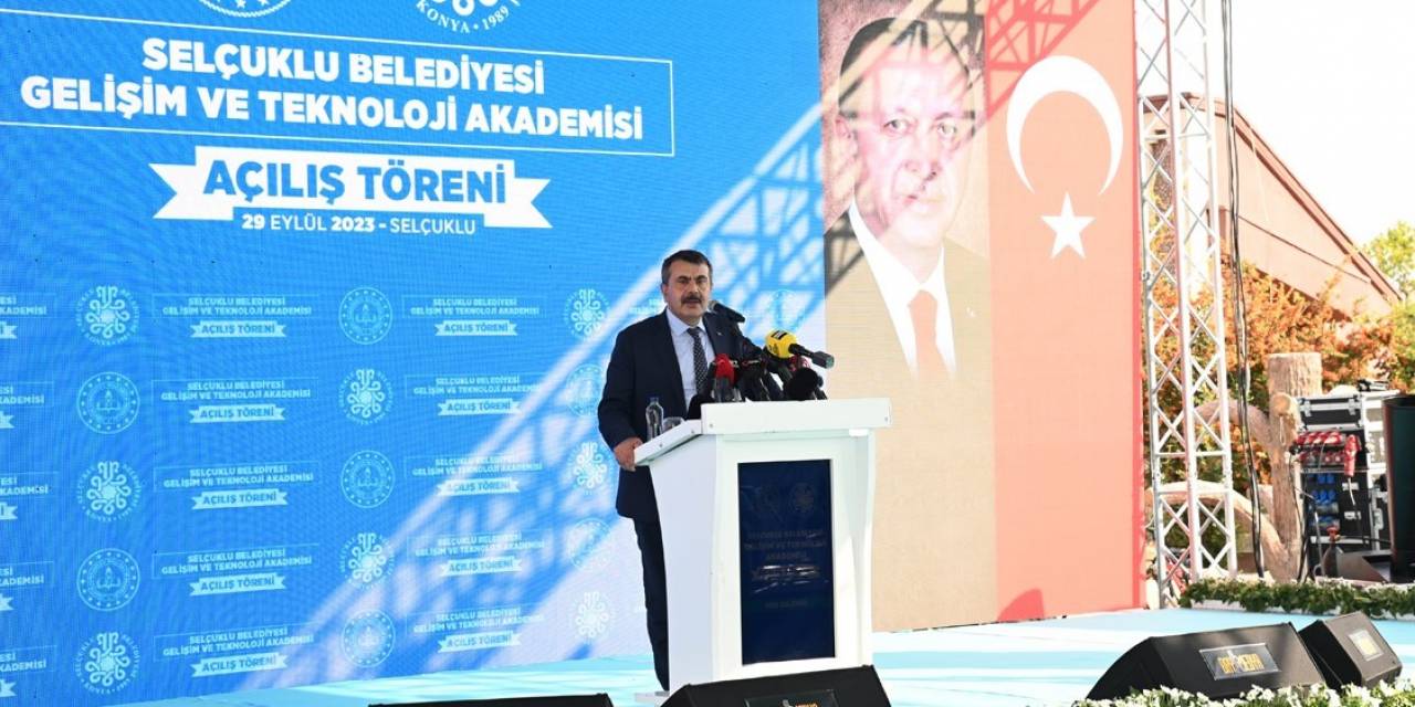 Bakan Tekin: “Eğitim Öğretimi Sadece Okulda Yürütülen Bir Süreç Olarak Görmüyoruz”