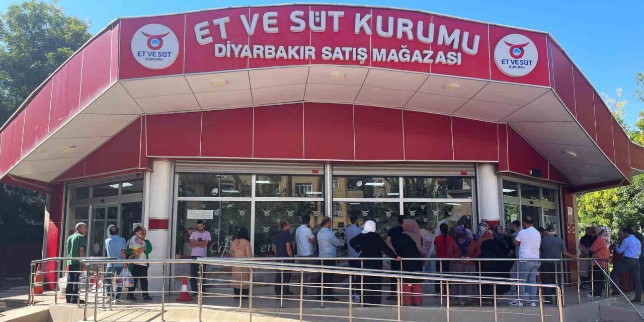 Diyarbakır’da Et Ve Süt Kurumu’nda Ucuz Et Sırası