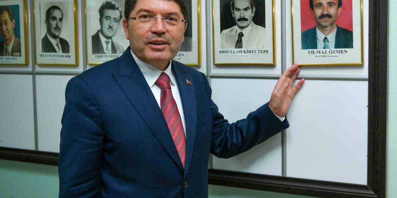 Adalet Bakanı Tunç, Mezun Olduğu Okulu Ziyaret Etti