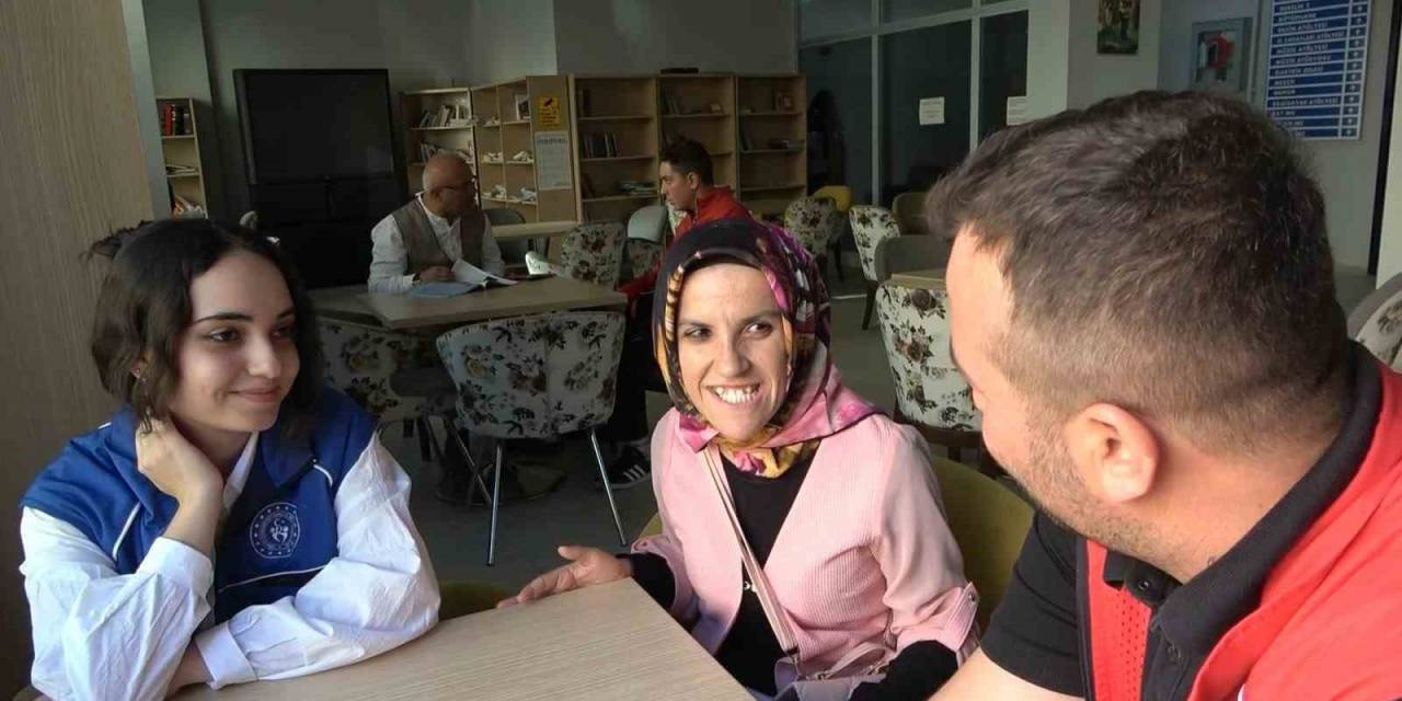 Kas Hastası Deniz "Gençlik Merkezi" Gönüllüleriyle Hayata Tutunuyor