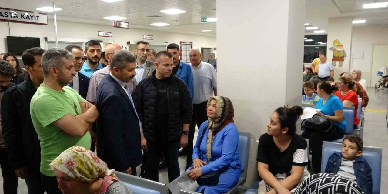 Uşak’ta Tavuk Döner Ve Pilav Yiyen 65 Öğrenci Hastanelik Oldu