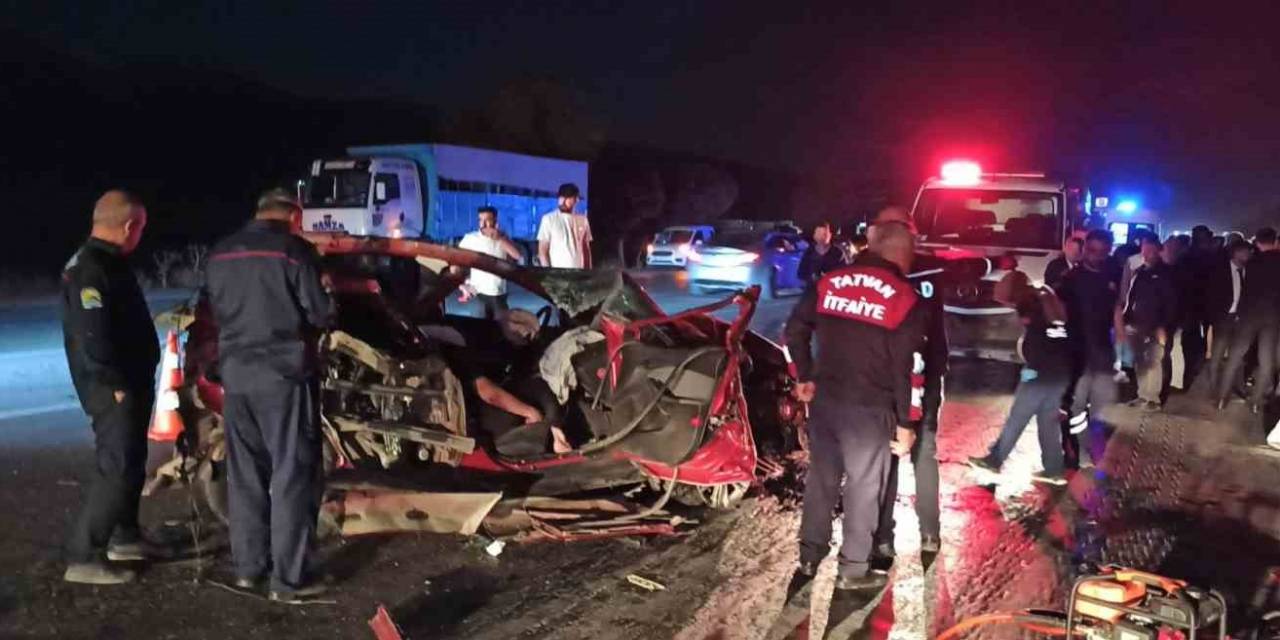 Tatvan’da Zincirleme Trafik Kazası: 1 Ölü, 4 Yaralı