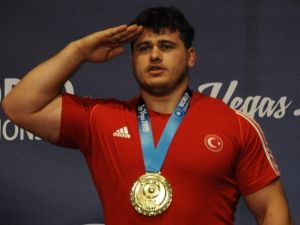 Bir Dünya Şampiyonluğu Da Rıza Kayaalp’ten