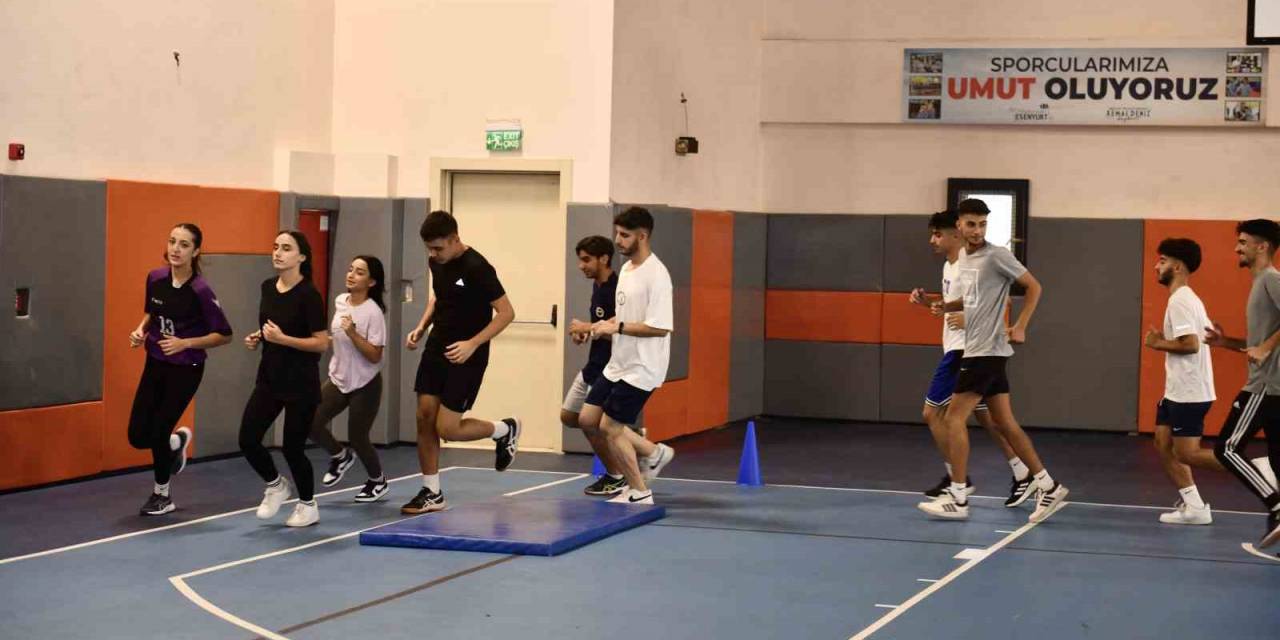 Esenyurtlu Gençler Hayallerine Kavuşuyor