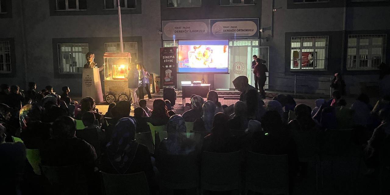 “Sinema Köyde” Projesiyle Çocuklar Keyifli Vakit Geçirdi