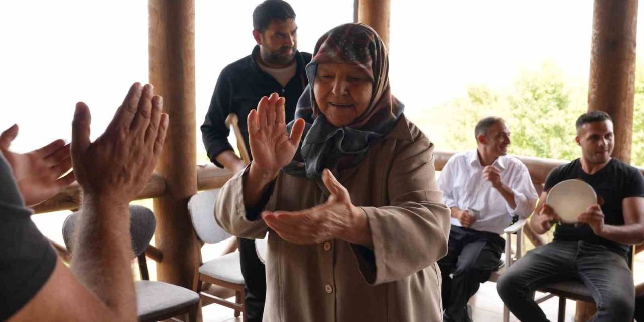 Koca Çınarlar Gönüllerince Eğlendiler