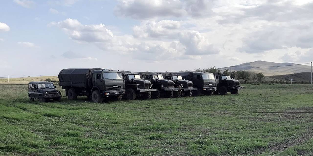 Karabağ’da Ele Geçirilen Askeri Araç Ve Topçu Bataryalarının Görüntülerini Yayınlandı