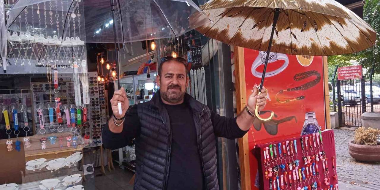 Yağmura Karşı Şemsiye Stokları Hazırlanıyor