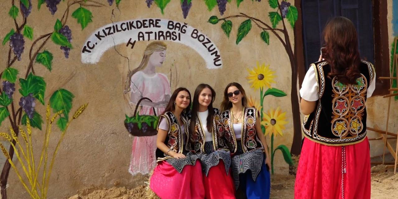 Kızılcıkdere 3. Bağ Bozumu Etkinlikleri Renkli Görüntülere Sahne Oldu