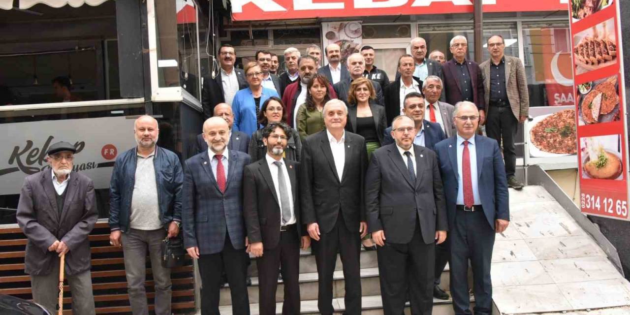 Başkan Bakkalcıoğlu Parti Buluşmasına Katıldı