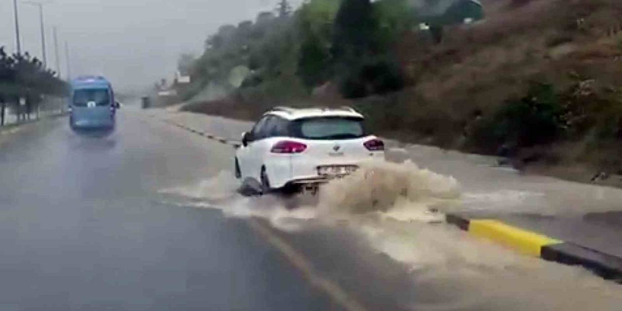 Sakarya’yı Sağanak Vurdu: Bazı Caddeler Sular Altında Kaldı