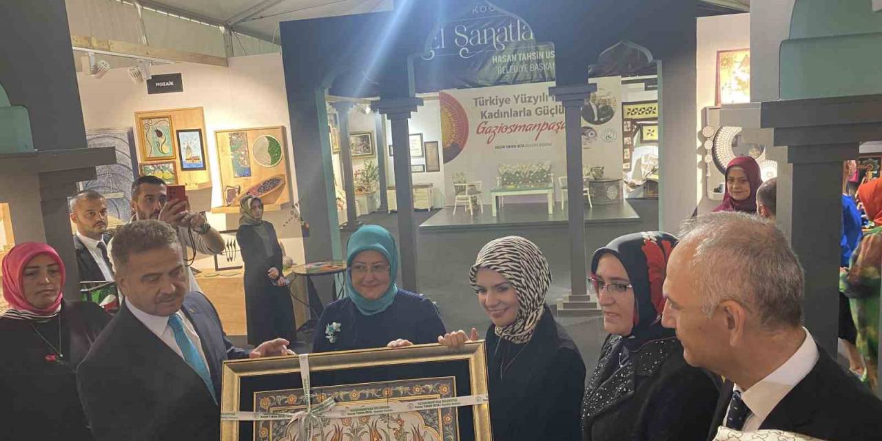 Bakan Göktaş, Gaziosmanpaşa’da ’el Sanatları Sergisi’ni Ziyaret Etti