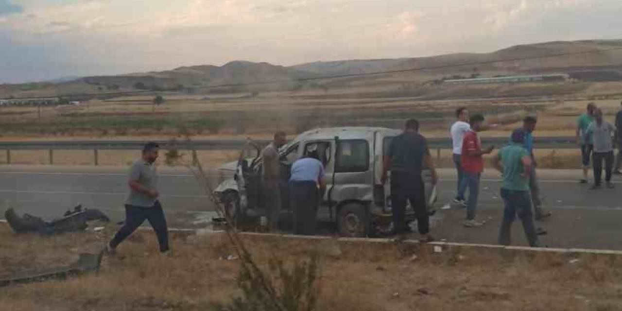 Elazığ’da Trafik Kazası: 2 Yaralı