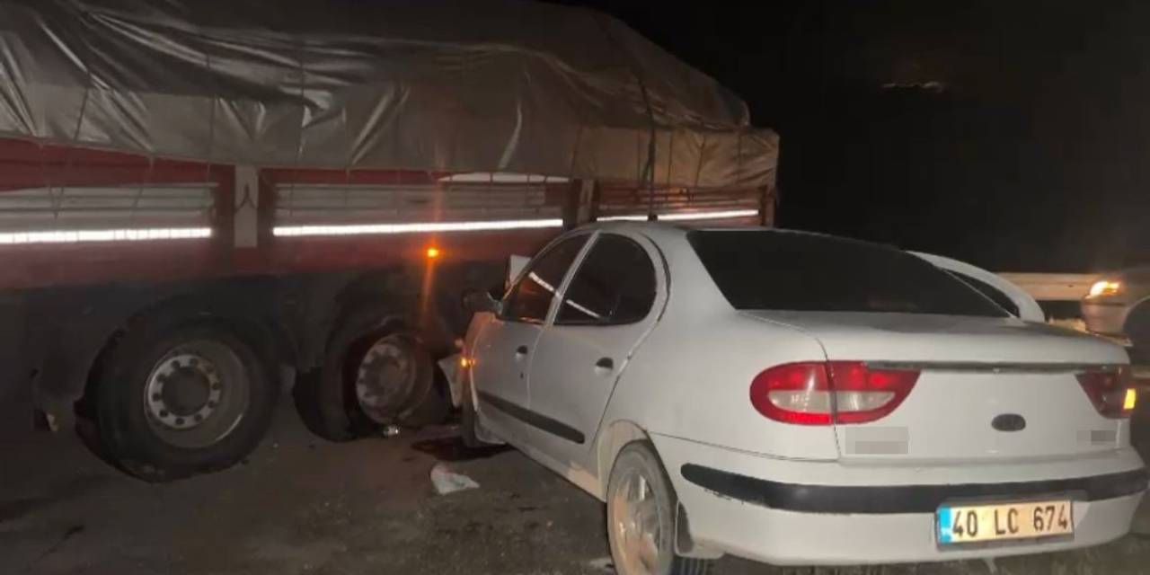Tırla Otomobil Çarpıştı: 4 Yaralı