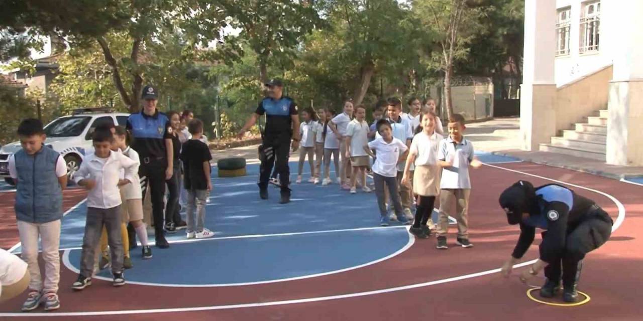 Polisler Minik Öğrencilere Unutamayacakları Anlar Yaşattı