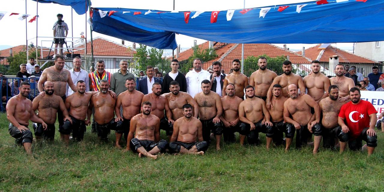 Kula Er Meydanının Başpehlivanı Yıldıray Akın Oldu