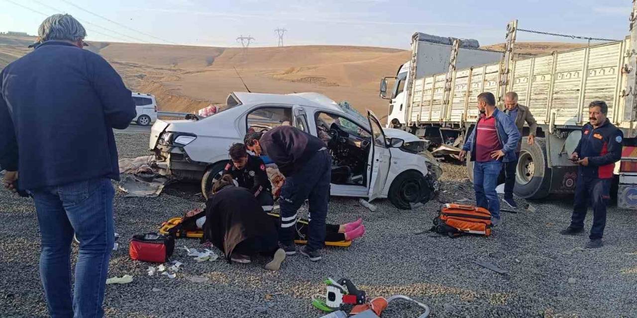 Ağrı’da Tır Otomobille Çarpıştı: 2 Ölü, 2 Yaralı