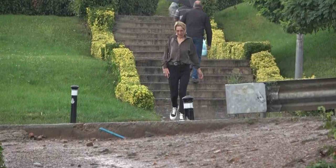 Anadolu Yakası’nda Sağanak Yağış Etkili Oldu