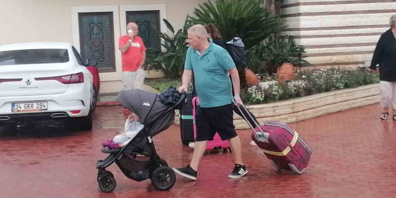 Antalya’da 5 Yıldızlı Otelde Korkutan Yangın