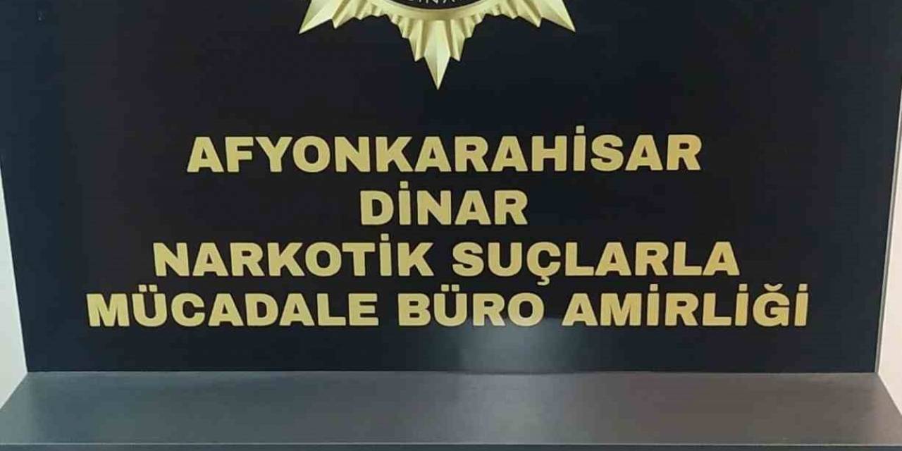 Uyuşturucu Maddeler İle Yakalanan 3 Kişiden İkisi Tutuklandı