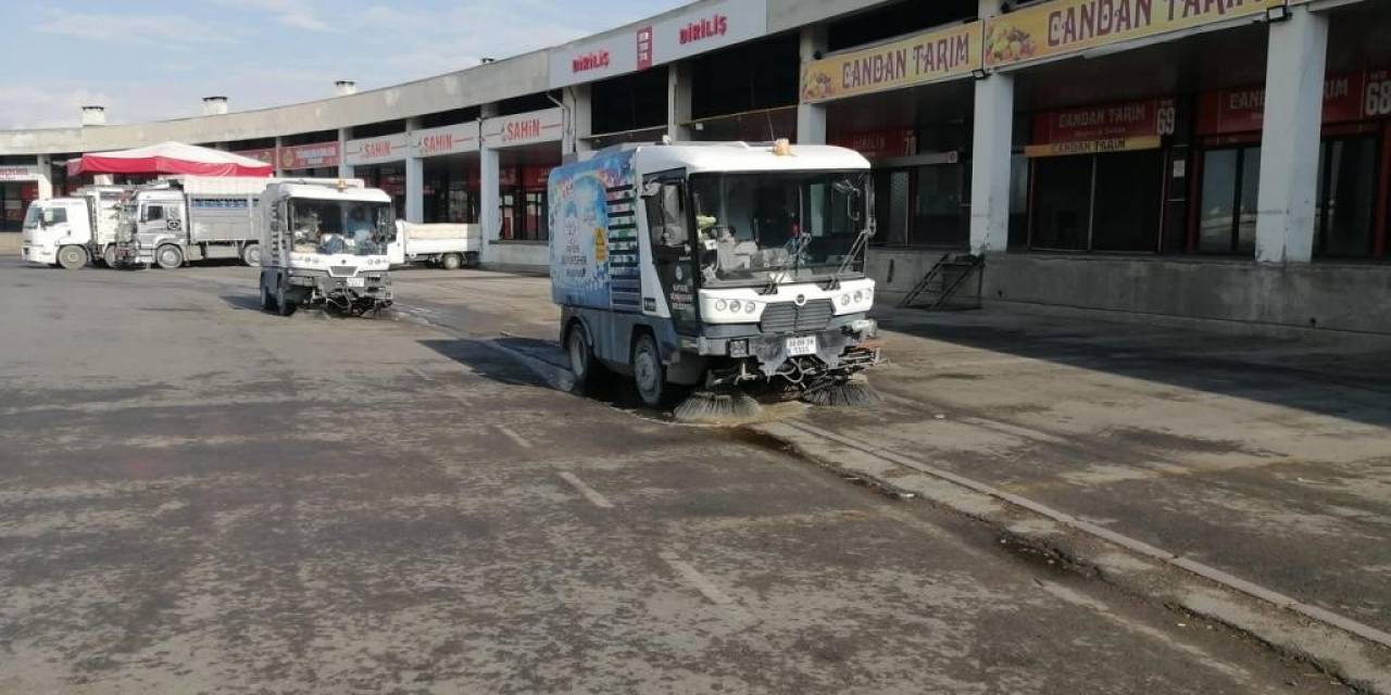 Büyükşehir Hal Kompleksi’nde Detaylı Temizlik, Her Yer Pırıl Pırıl