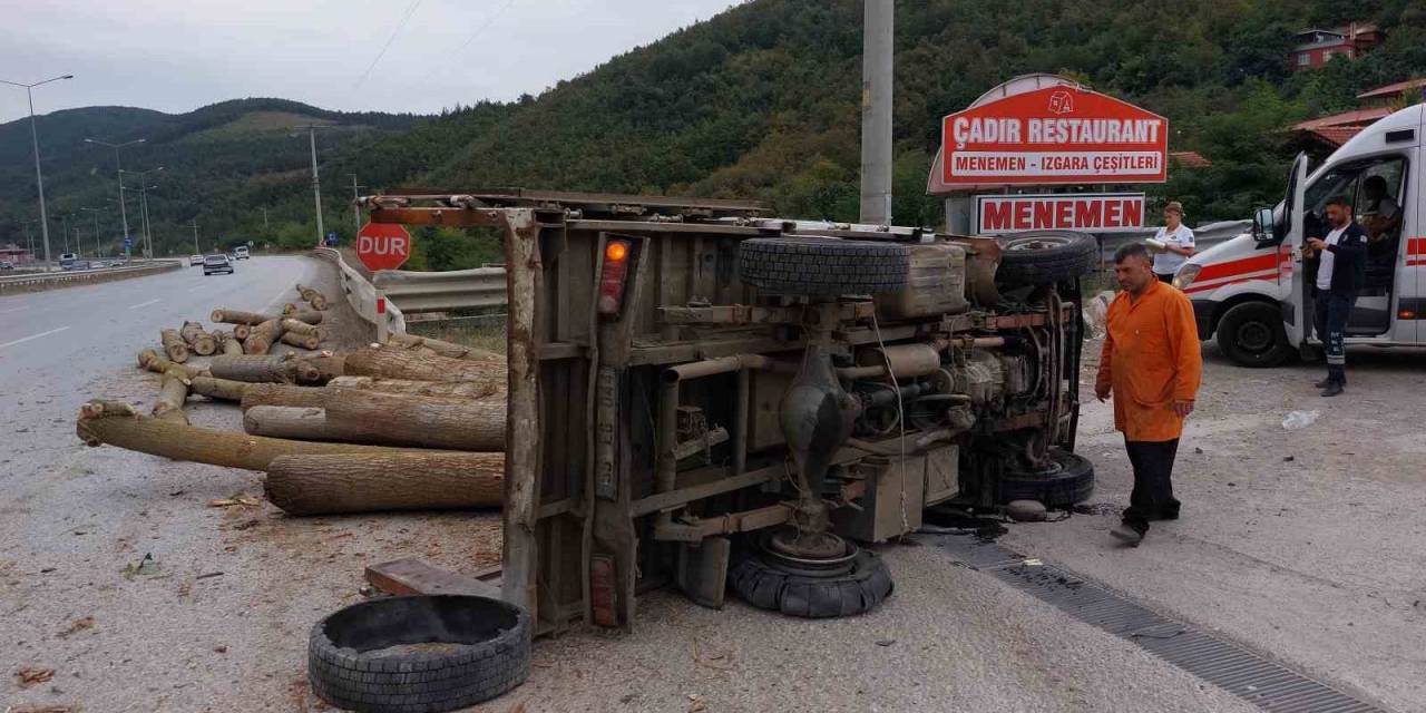 Samsun’da Lastiği Patlayan Kamyonet Devrildi: 1 Yaralı